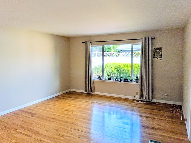 976 Trifone Dr — Photo 3
