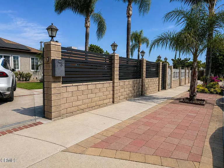7330 Satsuma Ave — Photo 4
