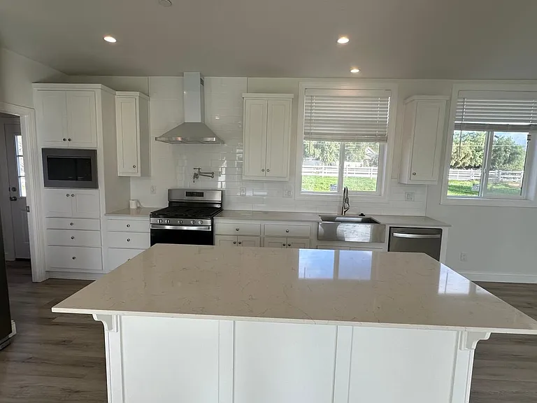 30665 Santa Fe St — Photo 2