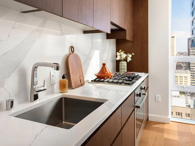 121 Stewart St #2702 — Photo 10