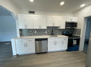 1615 NE 179th St, North Miami Beach, FL 33162