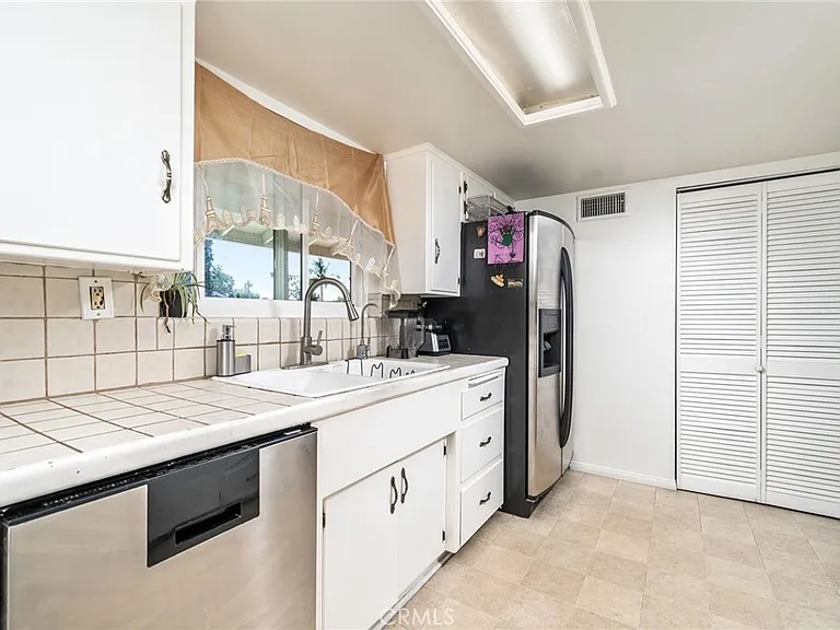 5035 Carlingford Ave — Photo 13