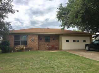 1105 W Dyer St, Breckenridge, TX 76424