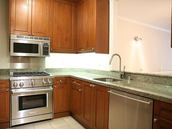 4th image of 3328 California St APT 2