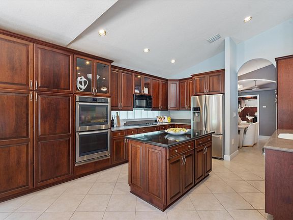 5th image of 19633 Estuary Drive