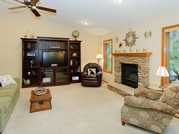 6134 Litchfield-103
