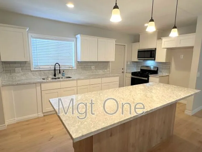 17748 Barbee St — Photo 3