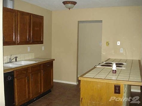 2nd image of 5537 King Dr