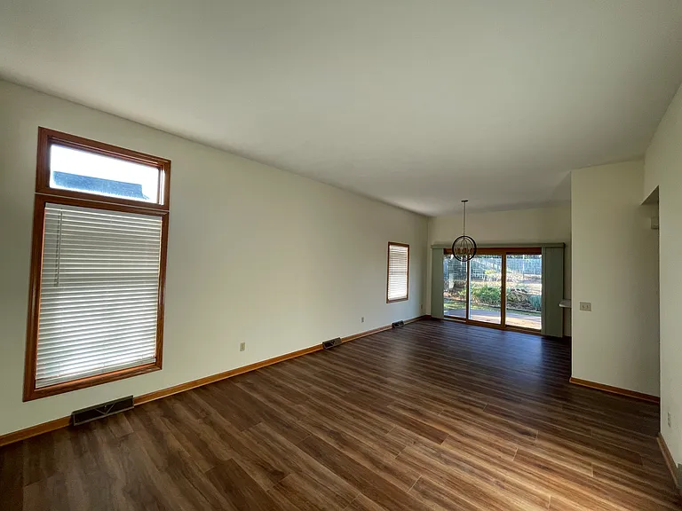 961 Northpointe Dr SW — Photo 9