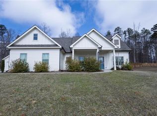 214 Oakwood Dr, Commerce, GA 30529