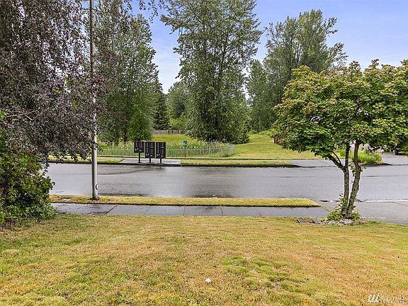 3rd image of 6102 61st Ave SE