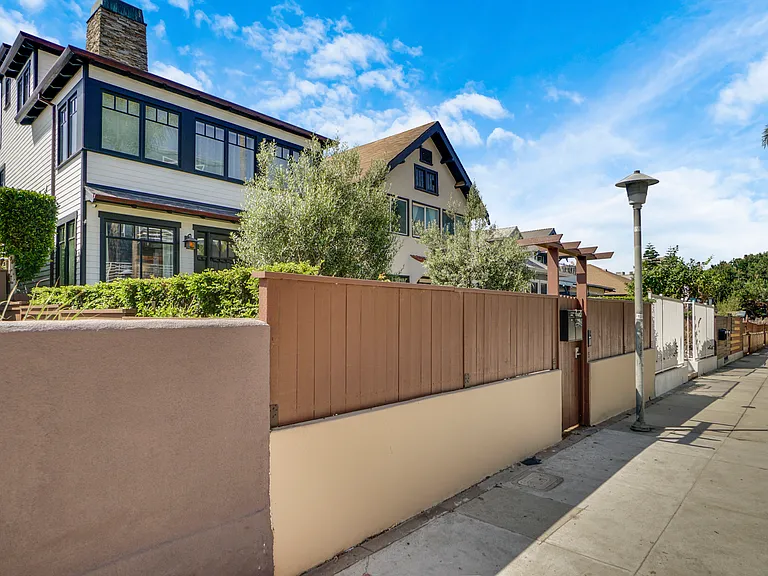 44 Sunset Ave #1 — Photo 4