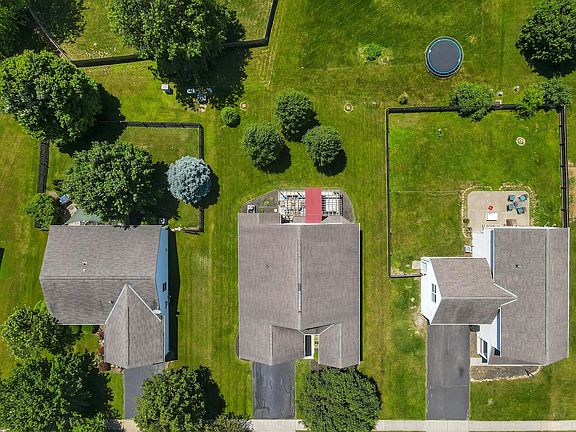 5th image of 349 Hunters Dr