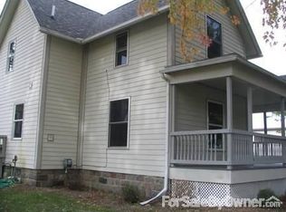 102 1st St, Sunfield, MI 48890