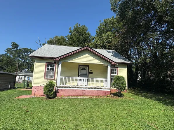 100 Madora St, Mount Holly, NC 28120