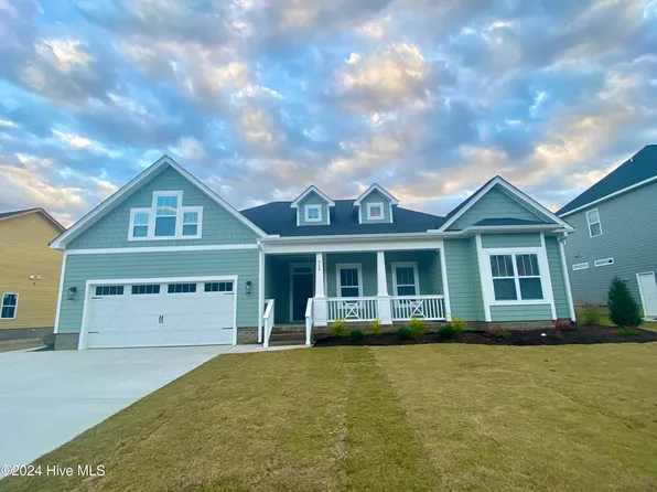 928 Hunter Grace Drive, Winterville, NC 28590