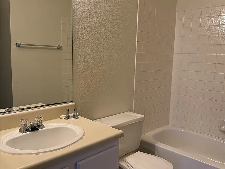 930 N Sloan Ln #203 — Photo 16