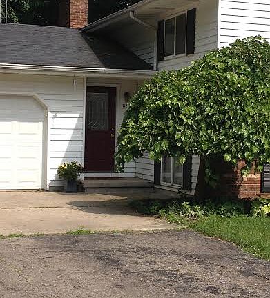 2nd image of 869 Chickasaw Dr