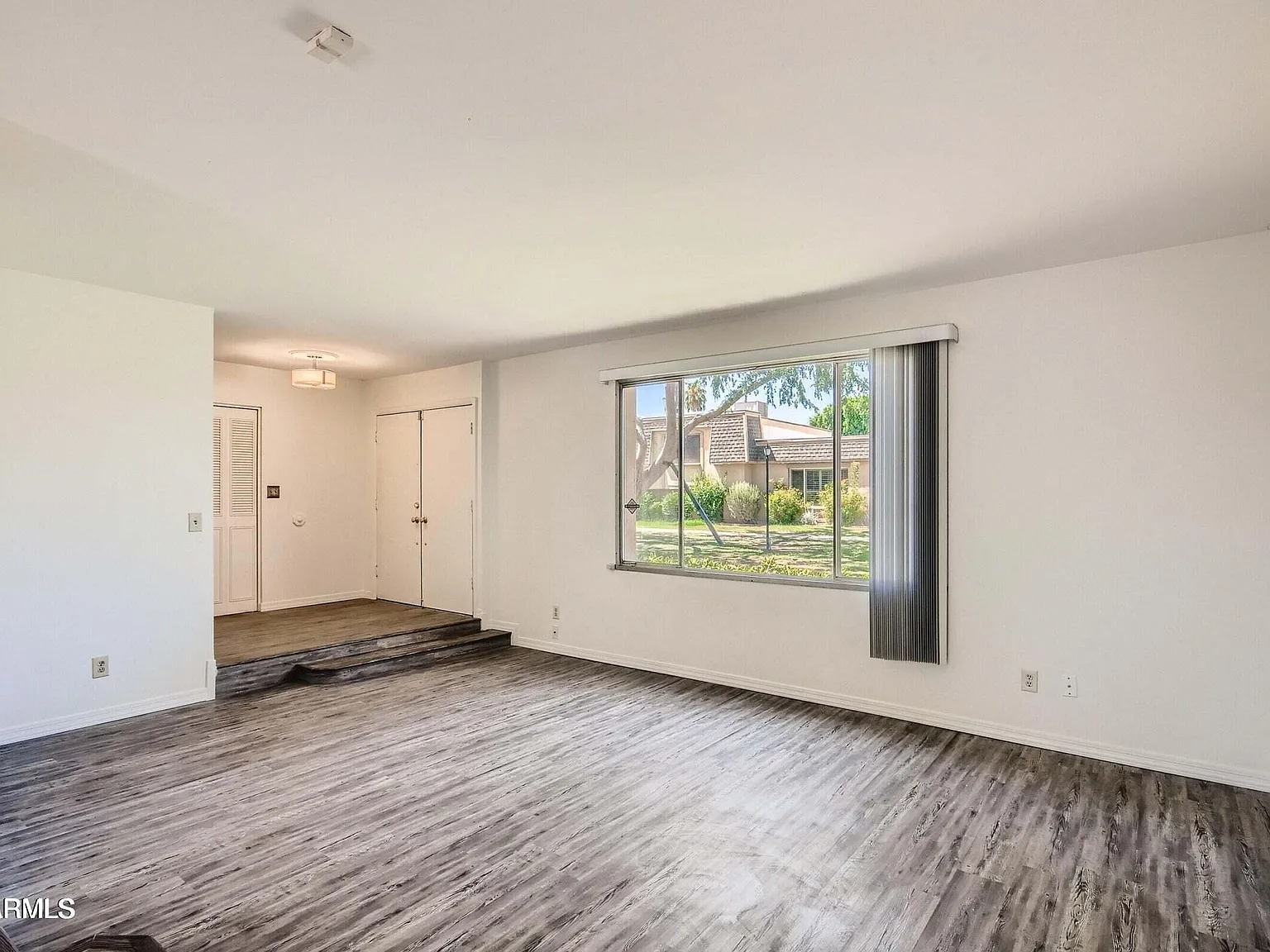 4865 N Granite Reef Rd — Photo 4
