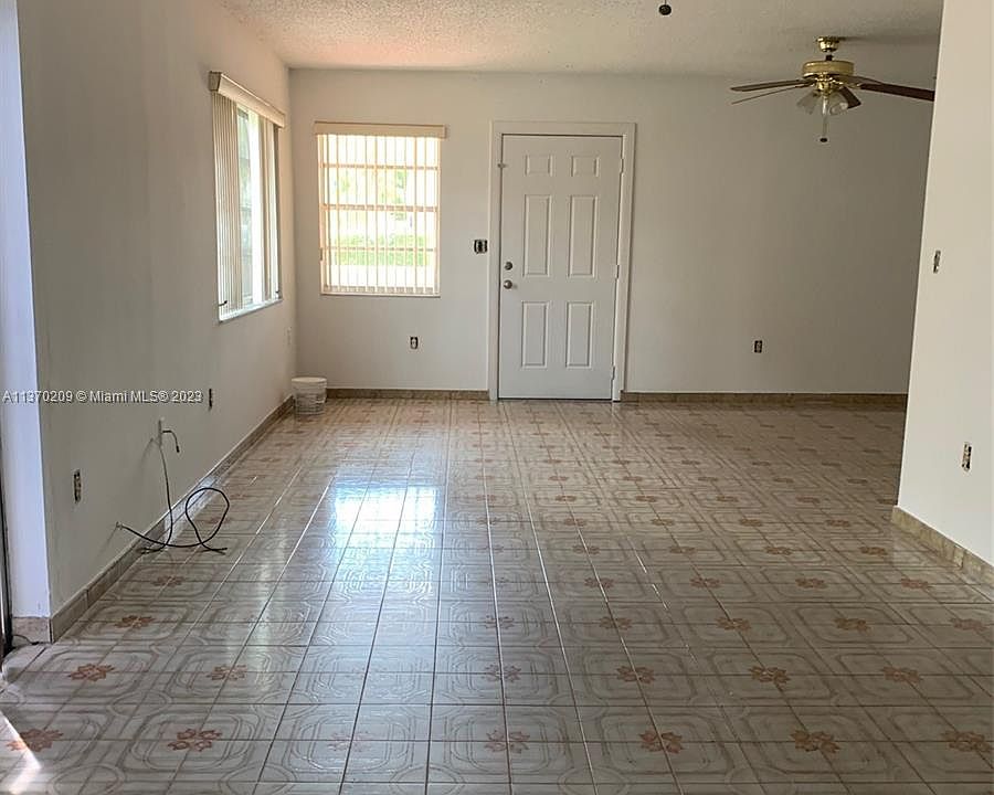 1265 W 38th St, Hialeah, FL 33012 Zillow