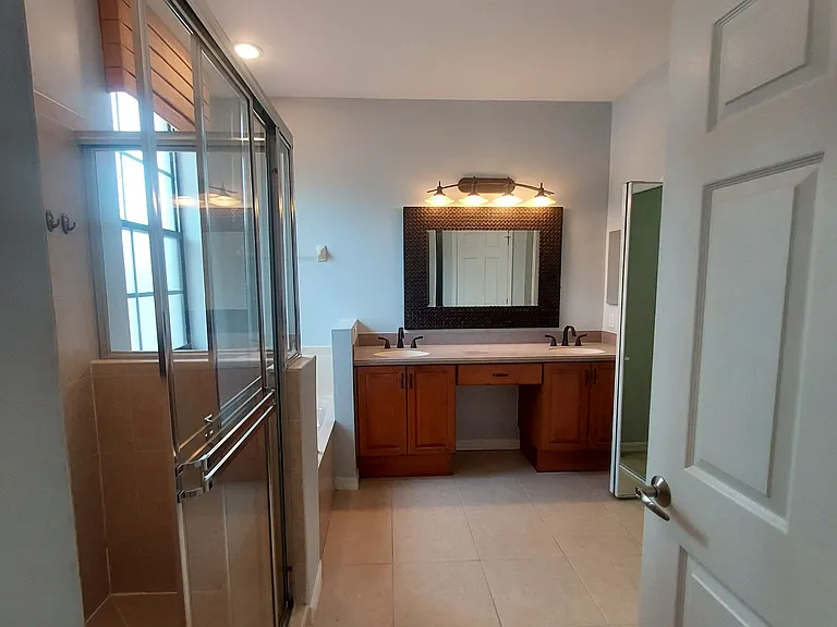 15035 Summit Place Cir — Photo 11