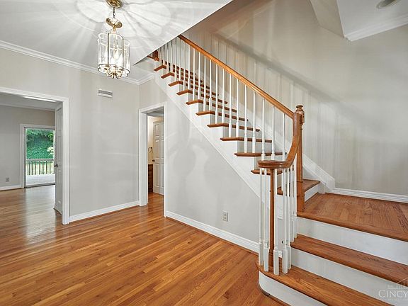 3rd image of 6325 Turpin Hills Dr