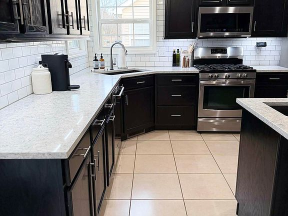 5th image of 414 17th St SE