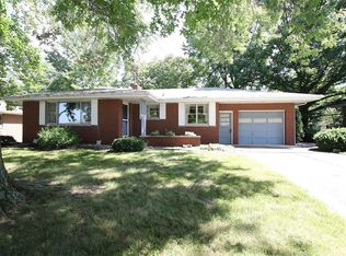 900 Lafayette Ave, Godfrey, IL
