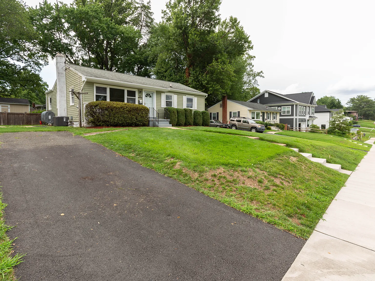 111 Tapawingo Rd SW — Photo 2