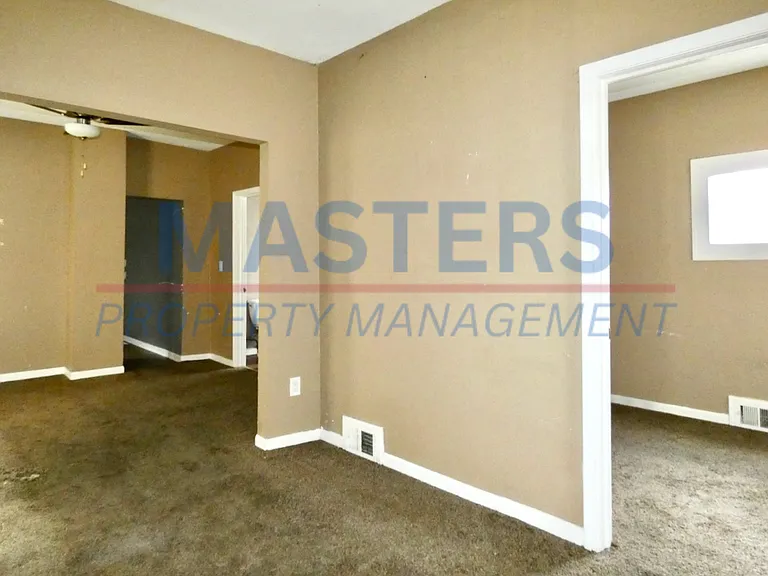 2563 Foraker Ave — Photo 27