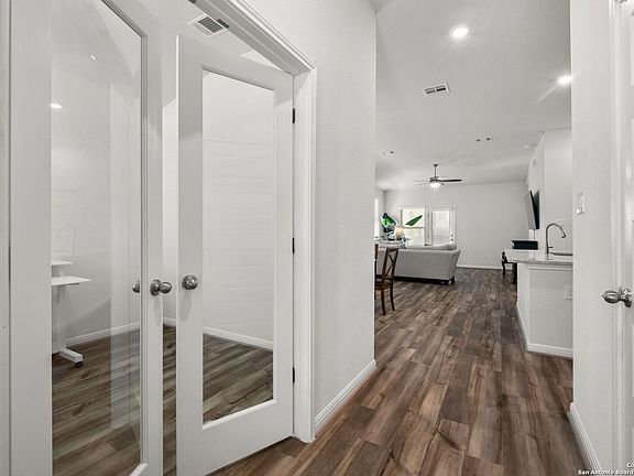 3rd image of 12930 STAUBACH WAY
