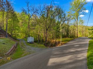 264 Beech Branch Rd, Gatlinburg, TN 37738