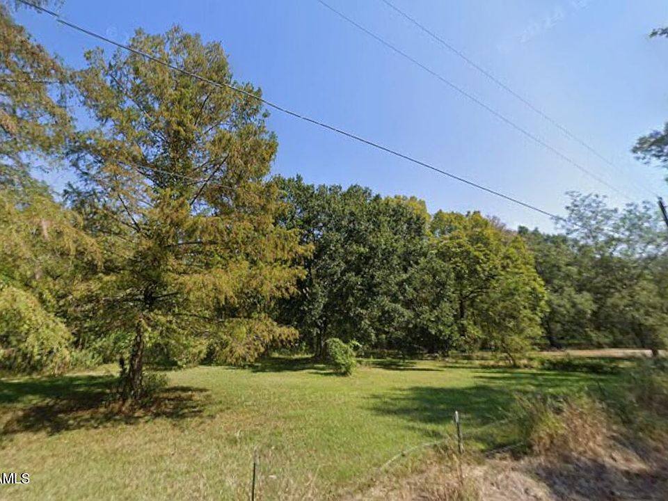 1st image of 415 N Wilderness Trl