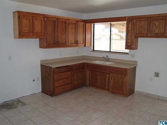 3rd image of 923 W Vine Avenue
