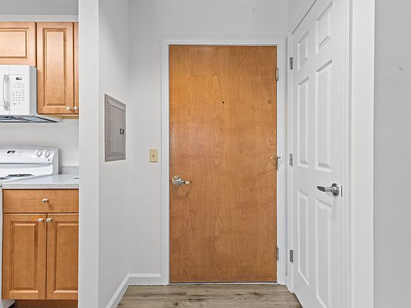 4th image of 10 Tyler Way APT 246
