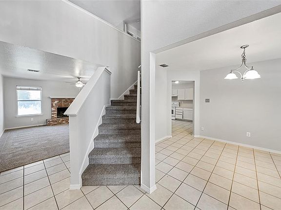 3rd image of 837 Pennsylvania Dr