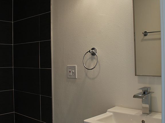 5th image of 1240 Elysian Park Ave APT 1