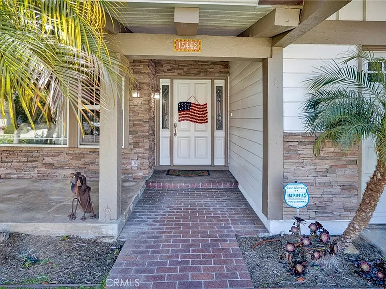 15442 Eiffel Cir — Photo 2