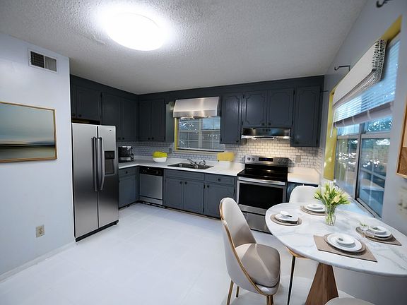 5th image of 136 Country Village Ct