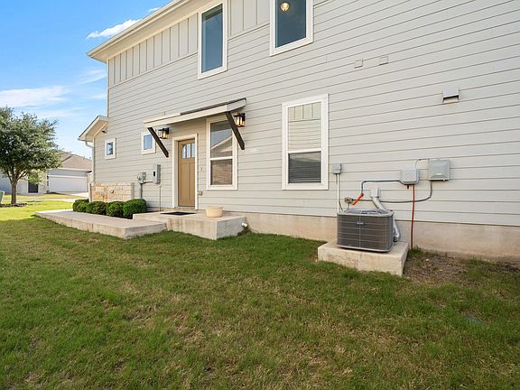 4th image of 158 Elisha Dr