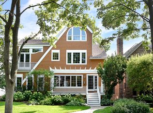 1072 Spruce St, Winnetka, IL 60093