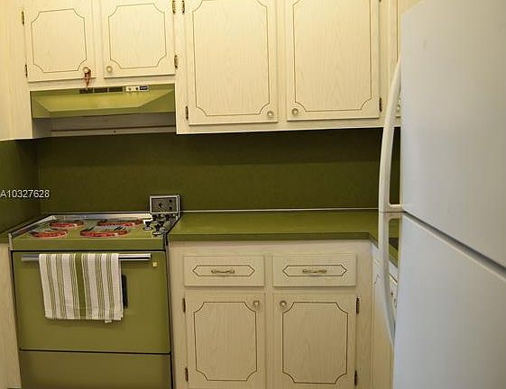 3rd image of 2900 W Sunrise Lakes Dr #207