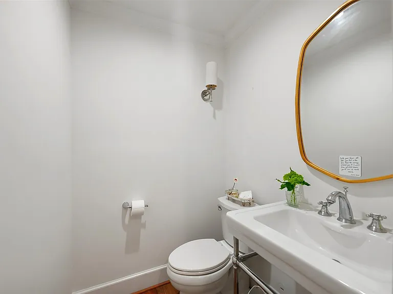 9411 Endicott Ln — Photo 26