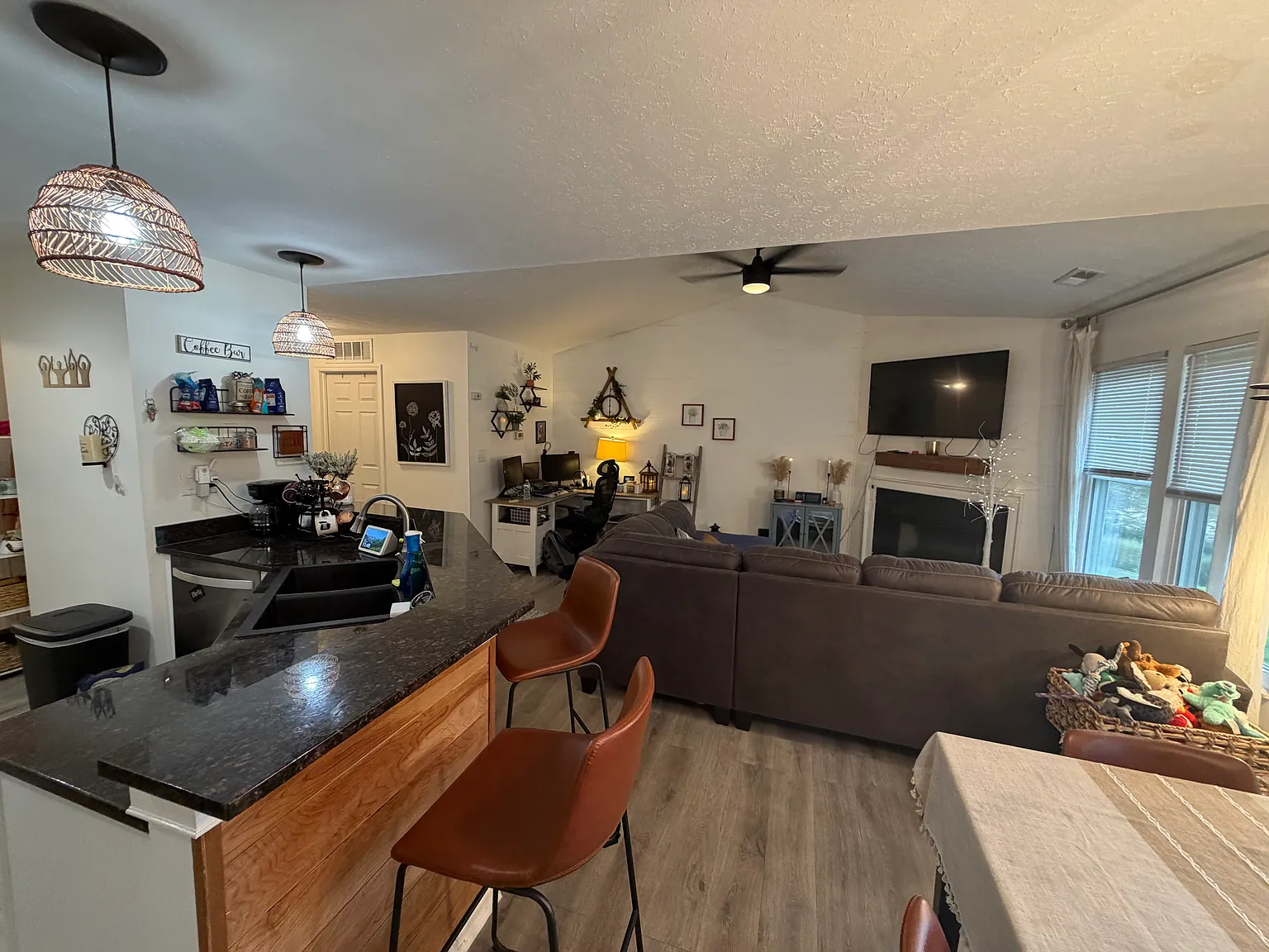 1 bed, 912 sqft, $1,950 — Photo 3