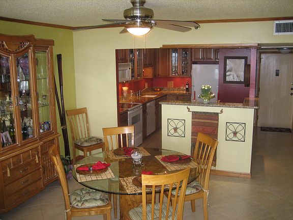 4th image of 4101 Pine Tree Dr APT 1628