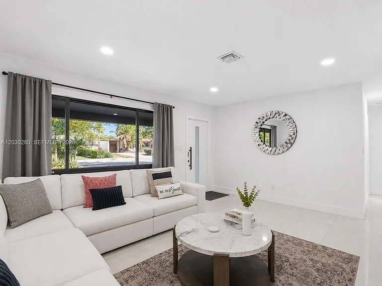 400 NW 30th Ct — Photo 9