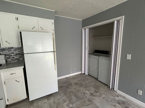 4th image of 403 Park St #409