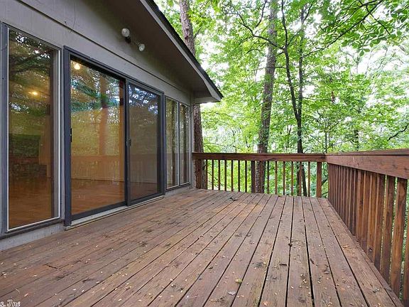 4th image of 3218 Summit Ct