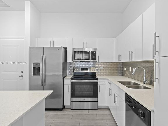 2nd image of 1776 Polk St #1103