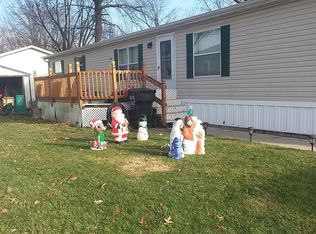 870 Suzanne Ln, Elgin, IL 60120